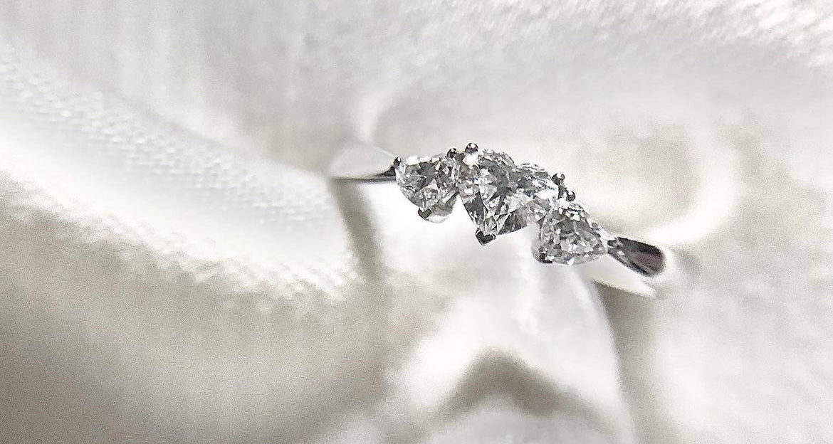 18K White Gold with 3 Heart Shape Diamond
