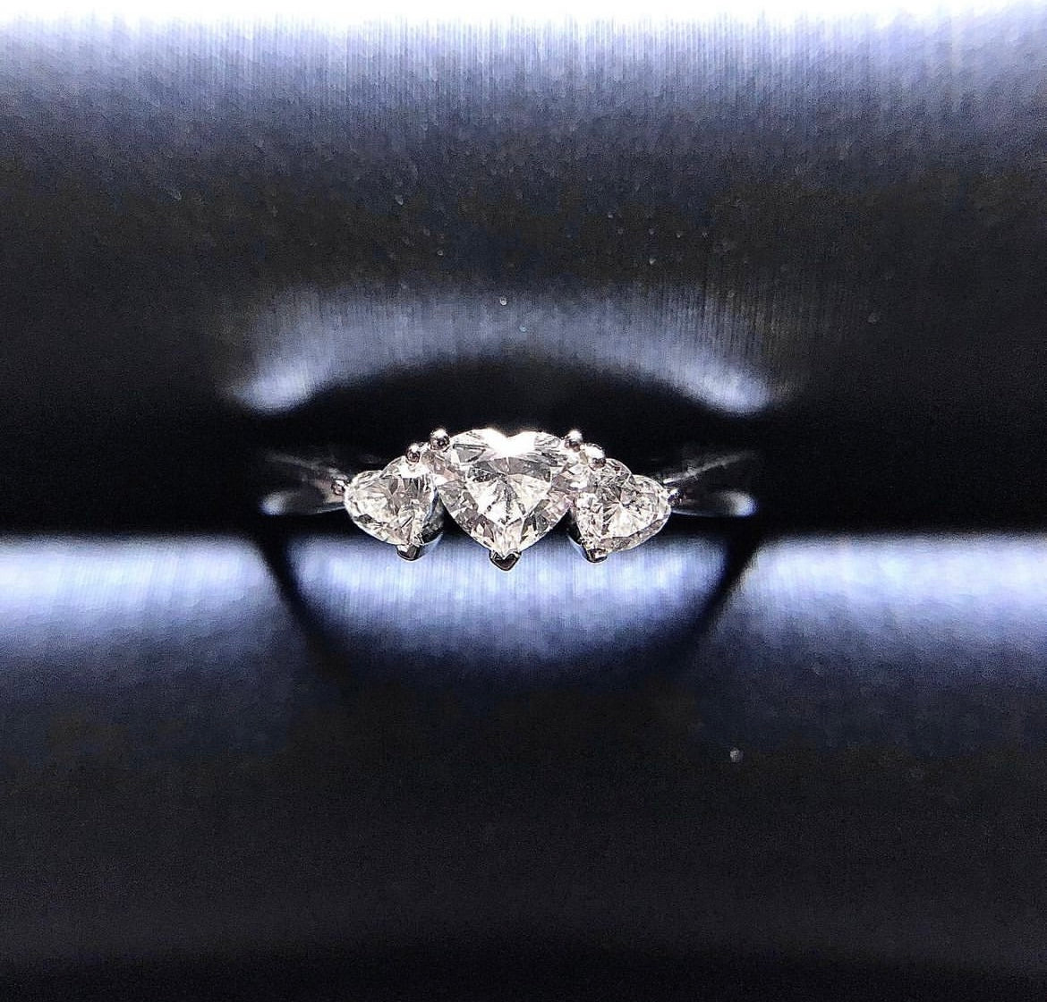 18K White Gold with 3 Heart Shape Diamond