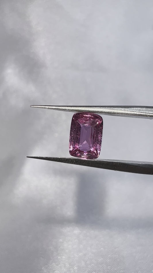 Unheated pink sapphire 1.04 cts