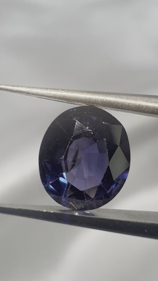 Color changing sapphire 1.28cts