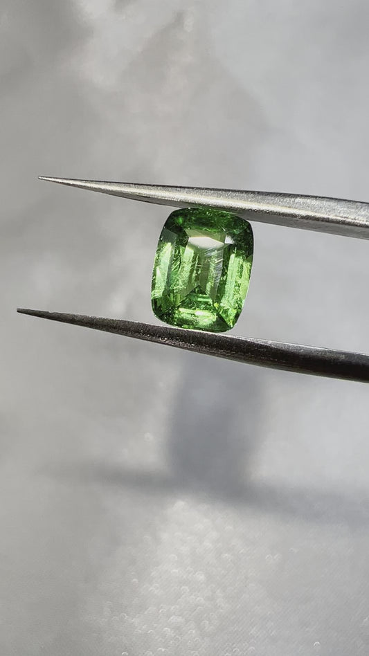 Vivid Green Tsavorite 1.16cts