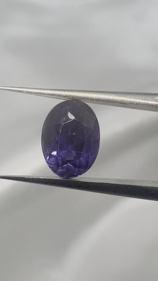 Unheated color changing sapphire